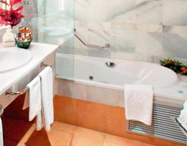 Hoteles con bañera de hidromasaje en la habitación Zaragoza