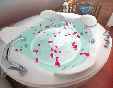 hotel con jacuzzi en la habitacion malaga